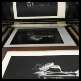 Photolithographie "Moteur Jap de 1920", 2018, Éditions Anthèse, photographie de Grégory Mathieu
