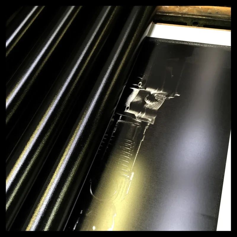 Photolithographie, "Moteur Harley-Davidson", 2018, Éditions Anthèse, photographie de Grégory Mathieu