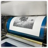 André Palais, lithographie Die Bauern Hause, 2022